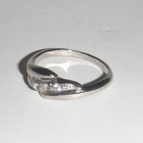 Cubic Zirconia 3 Stone Ring - Picture 1 of 4